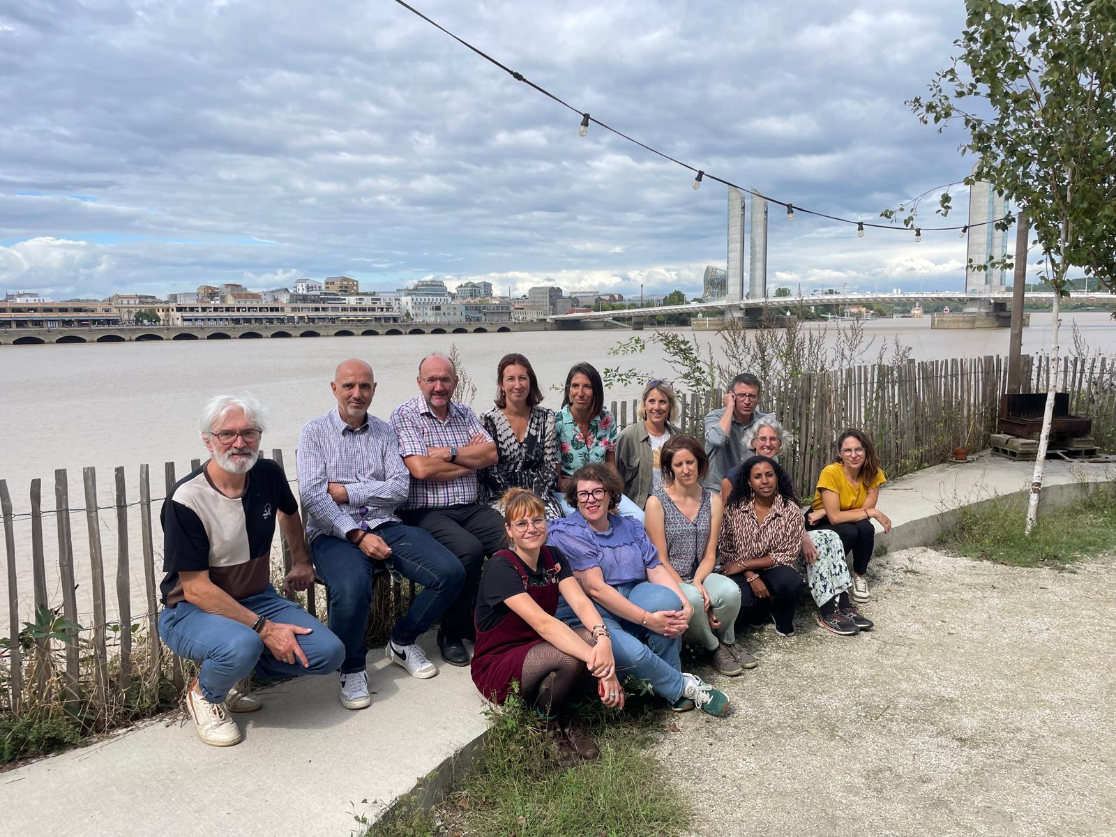 Séminaire d'équipe 2024 face à la Garonne